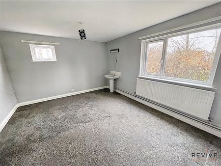 4 Bedroom DetatchedHouse, Lodge Road Wigan - Photo 2