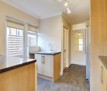 3 bedroom semi-detached house to rent - Photo 6