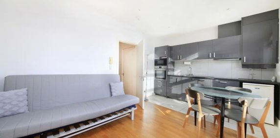 1 bedroom flat in Sheen - Photo 2