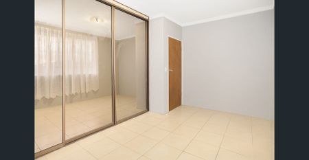 Simply Stunning Apartment - Photo 2