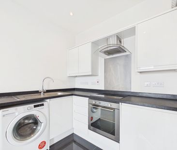 Bradley Court, Camberley, Surrey, GU15 - Photo 5