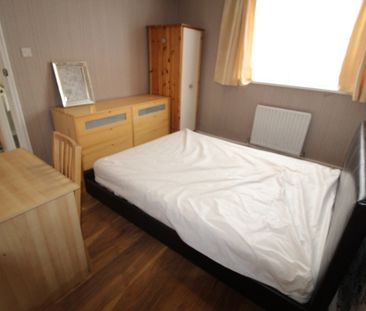 Room in a Shared Flat, Martindale House, E14 - Photo 1