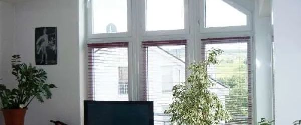 Lichtdurchflutete 3 Zimmerwohnung mit Blick ins Bergische Land! - Foto 1