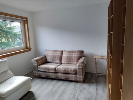 1 Bed Flat, Meadowfield Court, EH8 - Photo 2