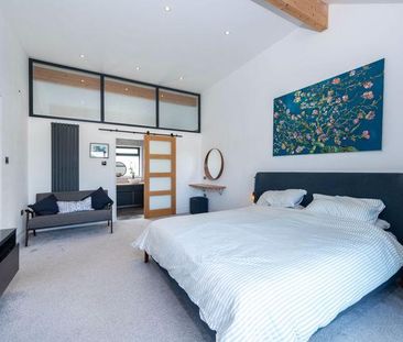 4 bedroom bungalow to rent - Photo 1