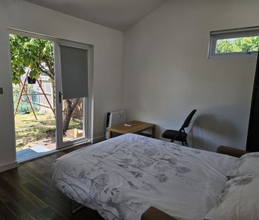 1 Bed Flat, Demesne Road, SM6 - Photo 5