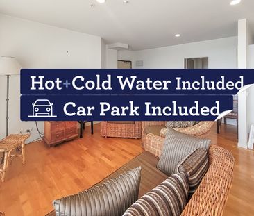 Spacious 3 bedroom 2 Bathroom apartment with amazing views and carp... - Photo 1