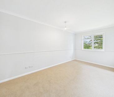 Clarence Court, Windsor,SL4 - Photo 3