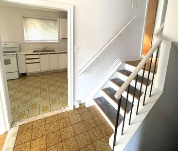 For Lease - 45 Taysham Crescent Unit# (Front), Toronto, Ontario - Photo 3