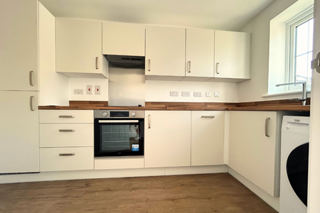 2 bedroom semi-detached house to rent - Photo 5