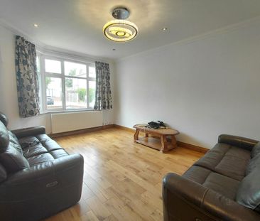 Neeld Crescent, Hendon, London NW4 - Photo 3
