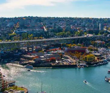 1 Spacious and bright 1 bedroom with a stunning ocean view | 1011 B... - Photo 1