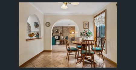 Stunning huge four bedroom home in the tranquility of Highbury - Photo 4