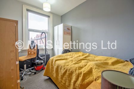 4 Bedroom Mid Terraced House for rent in Knowle Road - Photo 4