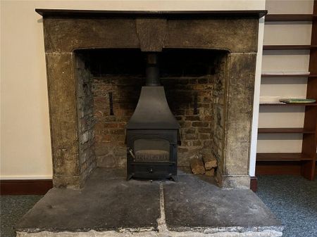 5 bedroom detached house to rent - Photo 3