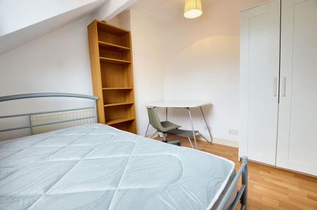 4 bedroom terraced house to rent - Photo 5