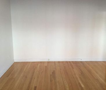 1 CH - 1 SDB - Côte Saint-Luc - $1,125 /mo - Photo 2