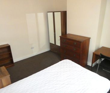 4 bedroom terraced house to rent - Photo 1