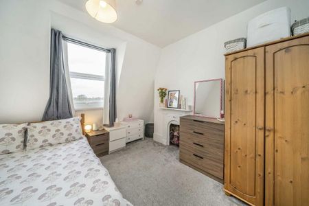 4 bedroom flat to rent - Photo 5