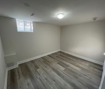 For Lease - 33 Bluffwood Crescent, Brampton, Ontario - Photo 6