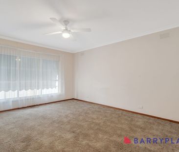 Spacious Family Home with Garden Maintenance Included! - Photo 3