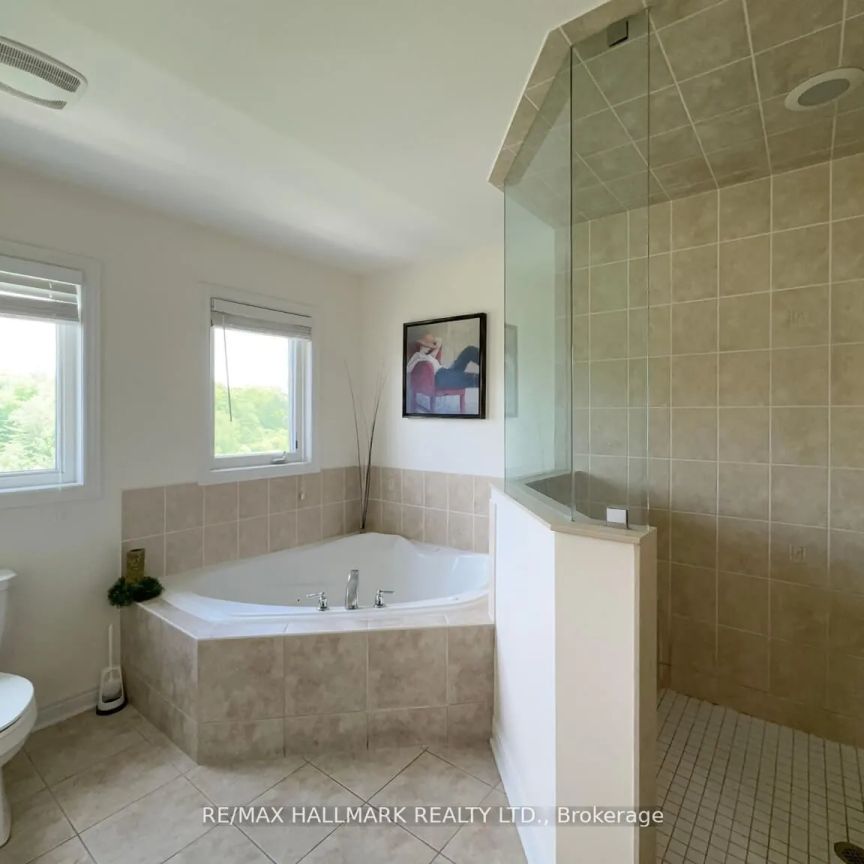 Detached Home For Lease | N9246351 - Photo 1