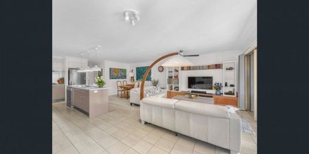 Resort-Style Living in heart of Bulimba - Photo 3