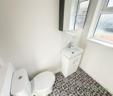 2 bedroom end of terrace house to rent - Photo 6