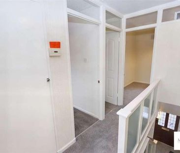 Lower Swaines, Epping, CM16 - Photo 5