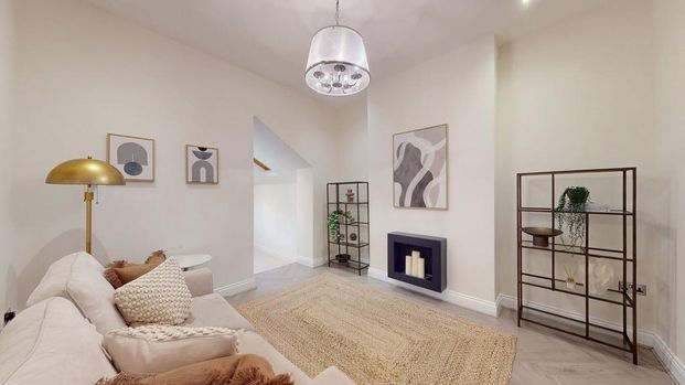 4 bedroom terraced house to rent - Photo 1