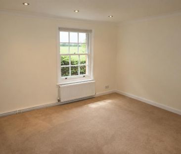 2 bedroom maisonette to rent - Photo 2