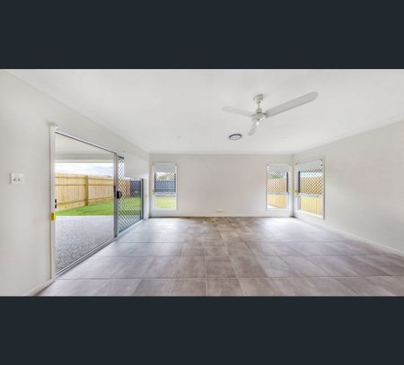 43 Hilltop Circuit, Pallara, Qld 4110 - Photo 4