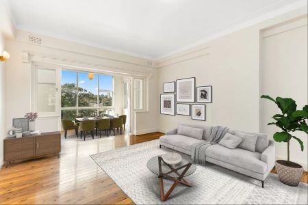 CHARMING 3 BEDROOM PLUS SUNROOM ART-DECO APARTMENT - Photo 3