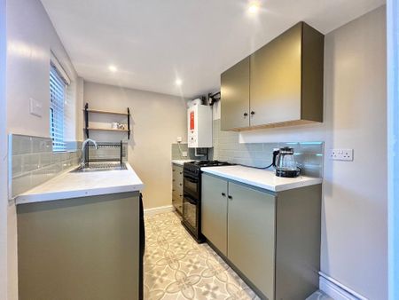 2 bedroom terraced house to rent - Photo 2