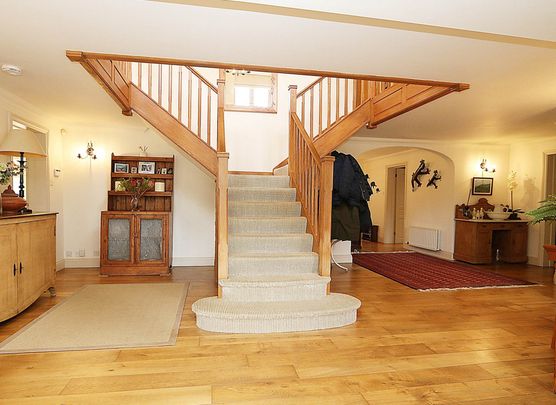Blandys Lane, Upper Basildon - Photo 1