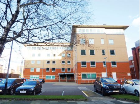 Archer House, Stockport Town Centre - Photo 3