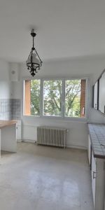 Location Appartement 4 pièces 75m² CHAMALIERES 63400 - Photo 3