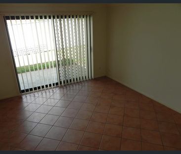 SPACIOUS FOUR BEDROOM FAMILY HOME !!! - Photo 3