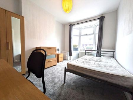 4 bedroom terraced house to rent - Photo 2