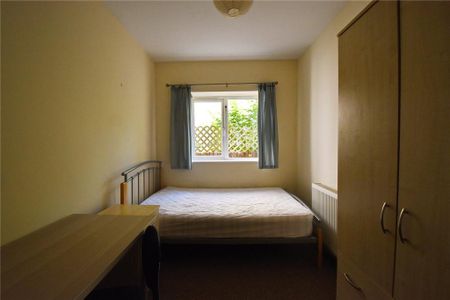 4 bedroom semi-detached house to rent - Photo 3