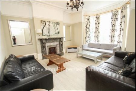7 Bedroom House near Leeds University - Photo 2
