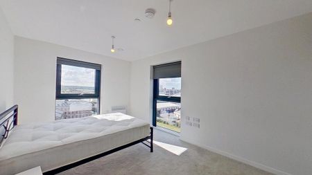 3 bedroom flat to rent - Photo 2