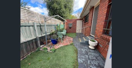 PRIME POSITION! - Photo 5