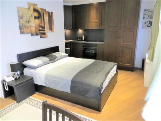 Studio to rent - Photo 1