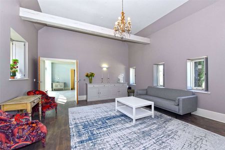 A beautifully converted dairy barn in a quiet rural setting available for *short let*. - Photo 5