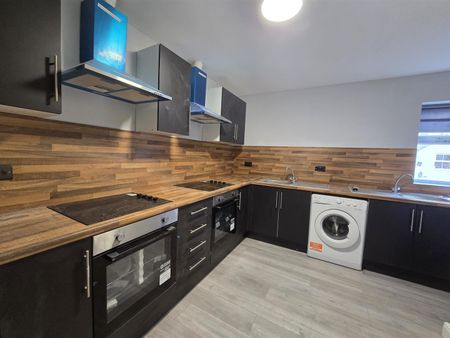 Ash Road, Aldershot GU12, London - Photo 2