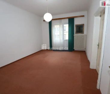 Prostorný slunný byt 4+1 ve třetím patře secesní cihlové budovy v c... - Photo 5