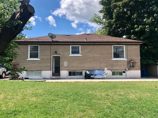 For Lease - 529 Third Line Unit# Main, Oakville, Ontario - Photo 1