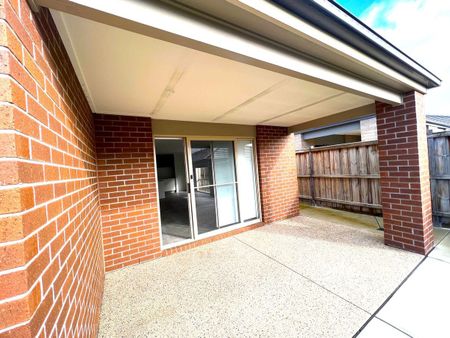 19 Heybridge street, Clyde, VIC 3978 - Photo 2