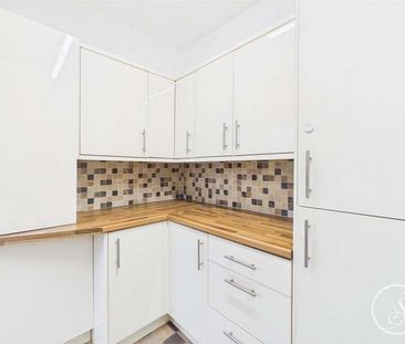 Sandringham Drive, Leeds, LS17 - Photo 6